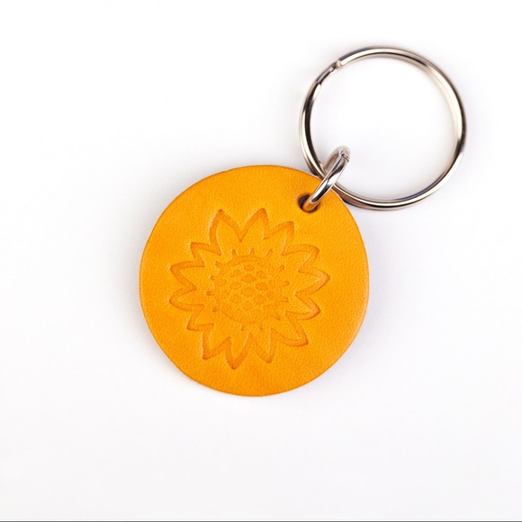 PAWS FOR UKRAINE LEATHER DOG TAGS πΊπ¦ - Picture 3 of 4